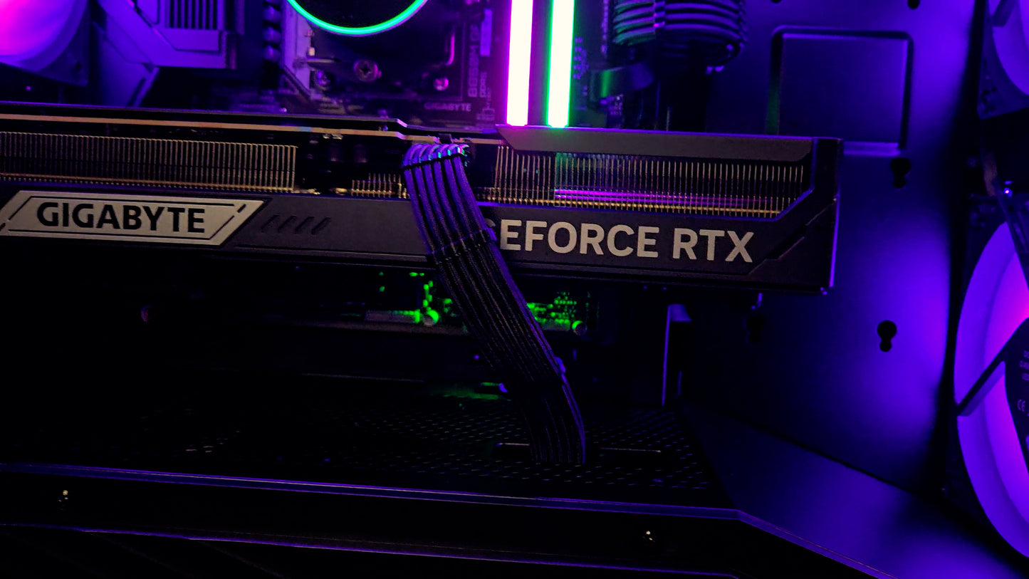 Vector 150 INF Custom (9850X3D / RTX 5080)