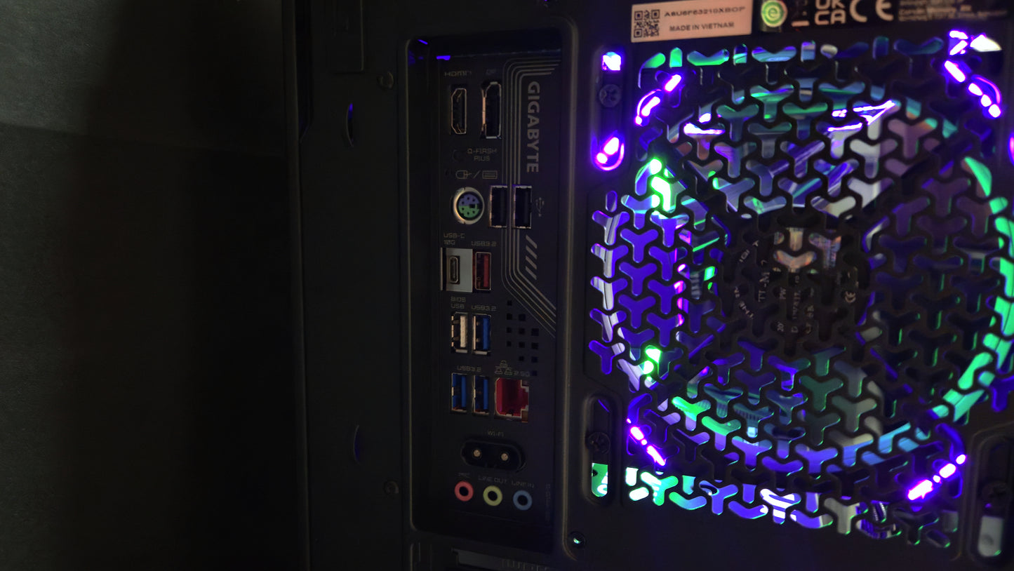 The Captain (7800X3D / 5060 Ti)